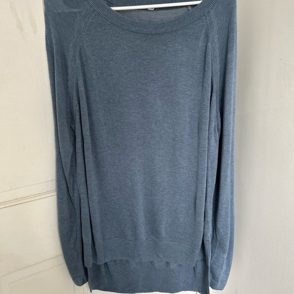 Lululemon lightweight Marino wool and cotton crewneck sweater. - Picture 2 of 4